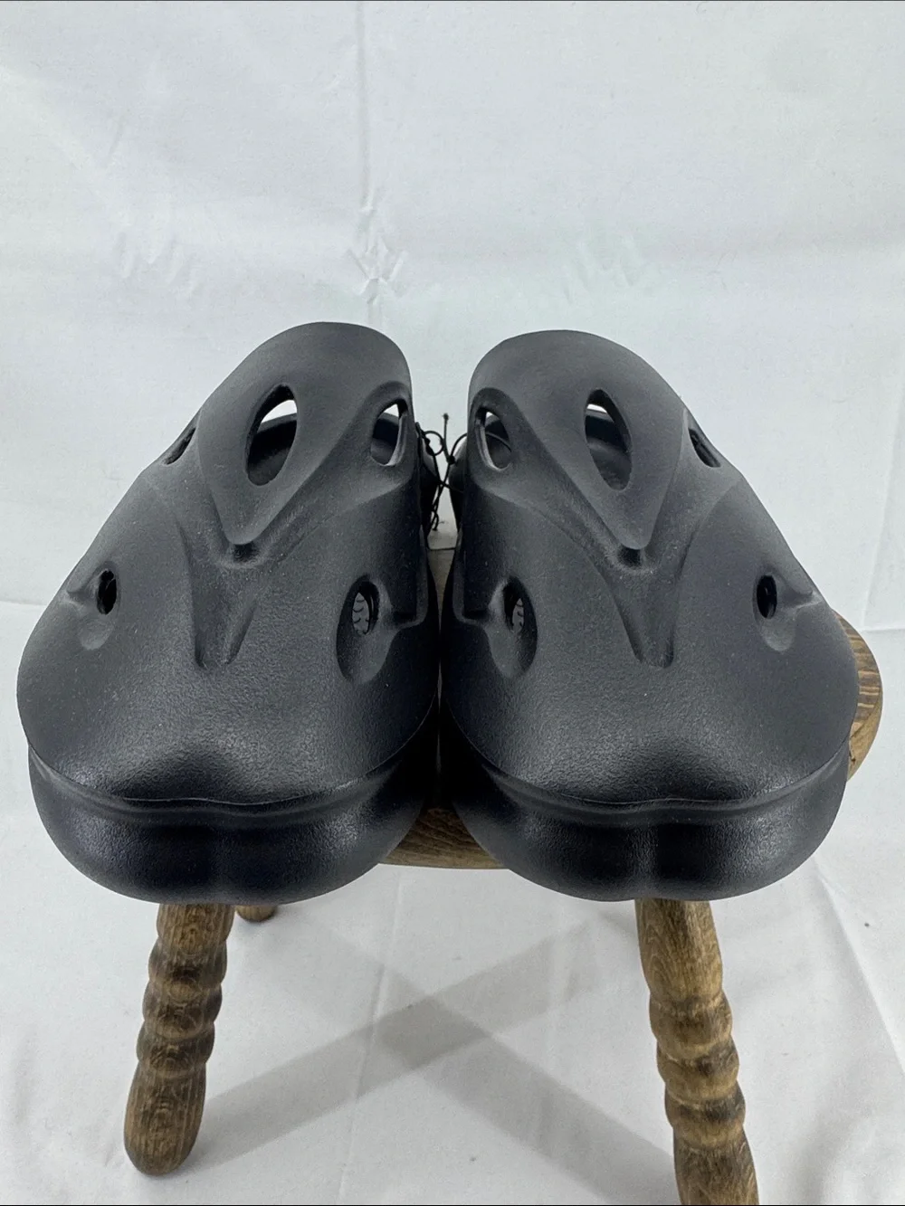 NWT Urban Outfitters Mens Black Foam Recovery Slides Sandals, sz 10